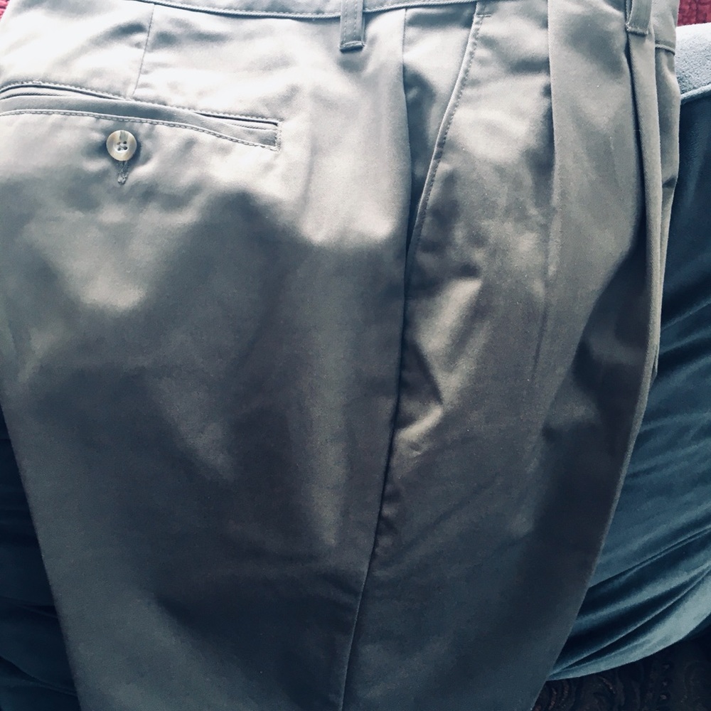 “Basic Edition” Pleated Mens “Olive” casual pants.